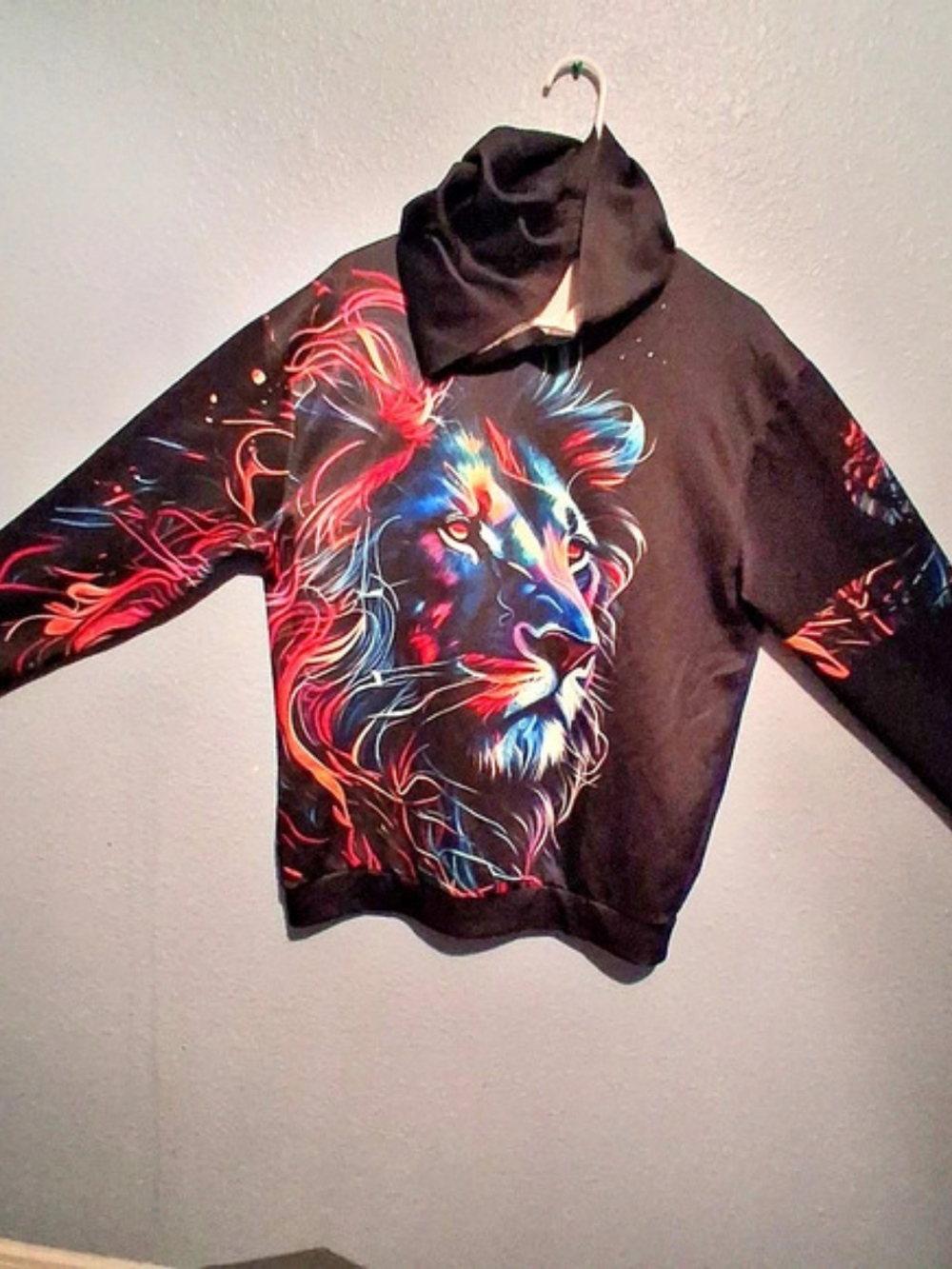 Lion Graphic Hoodie in Black & Red Size Medium